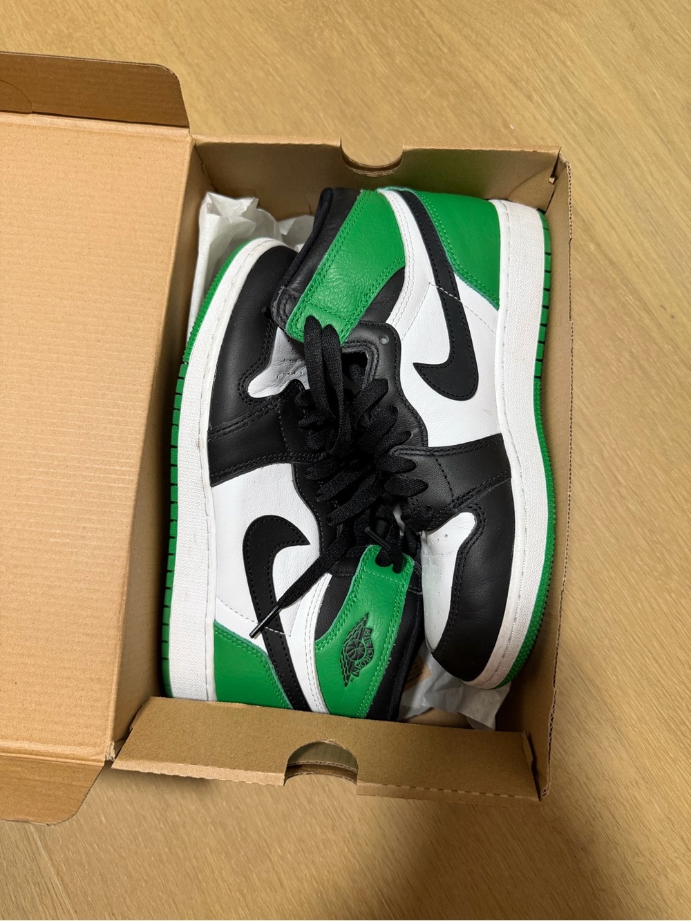 Nike Air Jordan 1 Mid - Black White Green